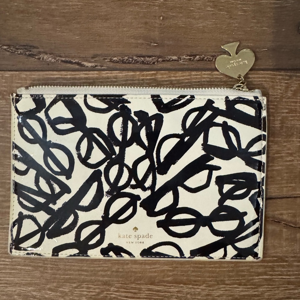 Kate Spade pouch. Great conditionn